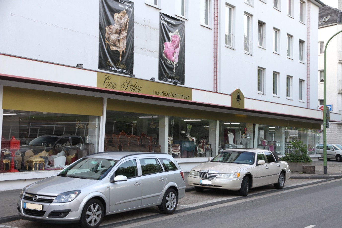 Barock Möbelhaus in Essen - Möbelgeschäft mit Barock, Jugendstil, Design und Antikstil Möbel - Einzigartig in ganz Deutschland
